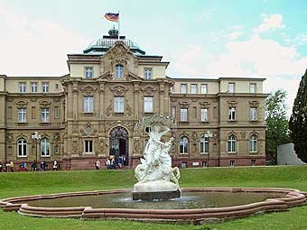 Здание апелляционного суда в Карлсруэ. Фото с сайта karlsruhe.de