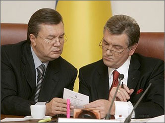 Виктор Янукович и Виктор Ющенко. Фото с сайта p-carpaty.com