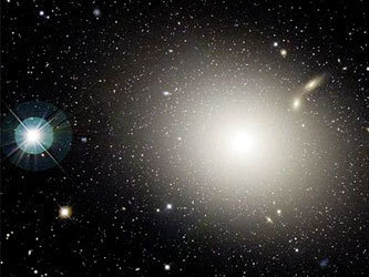 Галактика M87, иллюстрация с сайта www.astronet.ru