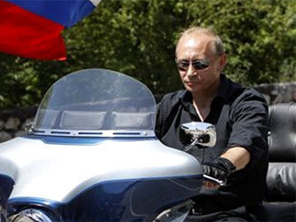 Владимир Путин на байкерском слете. Фото с сайта www.inrumor.com