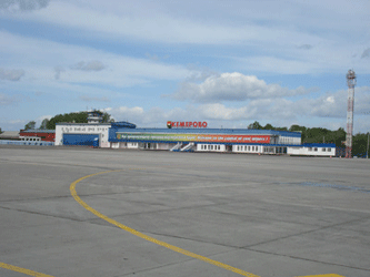 Кемеровский аэропорт. Фото с сайта goldenberg.ru