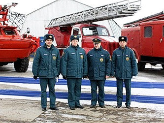Сотрудники МЧС. Фото с сайта 38.mchs.gov.ru