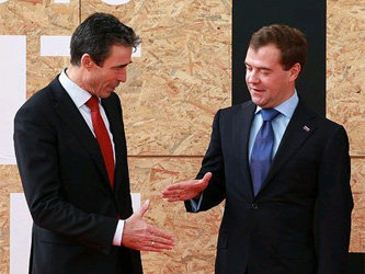 Андерс Фог Расмуссен и Дмитрий Медведев. Фото пресс-службы президента РФ