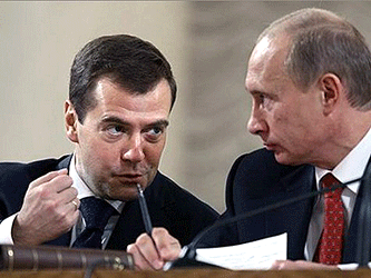 Владимир Путин и Дмитрий Медведев. Фото с сайта molgvardia.ru