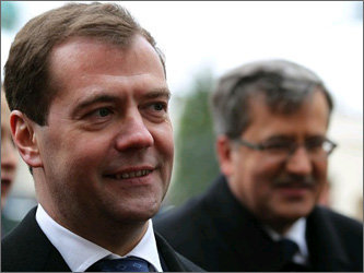 Дмитрий Медведев и Бронислав Коморовский. Фото пресс-службы президента РФ