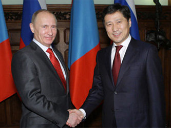 Владимир Путин и Сухбаатарын Батболд. Фото с сайта premier.gov.ru
