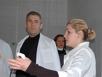 Павел Астахов и Дарья Макарова. Фото с сайта sibkray.ru
