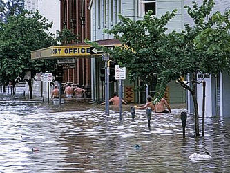 Наводнение на улицах Брисбена. Фото с сайта connect.in.com