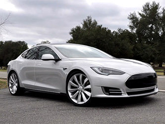 Предсерийный экземпляр Tesla Model S