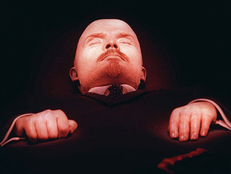 Тело В.И. Ленина в Мавзолее. Фото с сайта etoday.ru