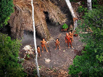 Снимок найденного племени с сайта www.uncontactedtribes.org