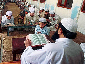 В пакистанской школе. Фото с сайта alertpak.wordpress.com
