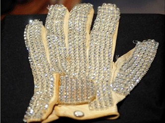 Перчатка Майкла Джексона. Фото с сайта epochtimes.ru
