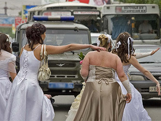 Кураж невест в Новосибирске, фото Павла Комарова