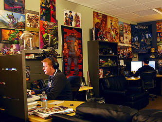 В офисе Blizzard, фото с сайта smartysmile.ru