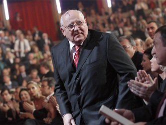 Михаил Горбачев в Альберт-холле. Фото с сайта www.sun-sentinel.com
