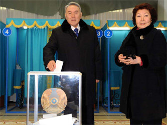 Нурсултан Назарбаев с супругой. Фото с официального сайта президента Казахстана