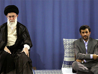 Али Хаменеи и Махмуд Ахмадинеджад. Фото с сайта khamenei.ir