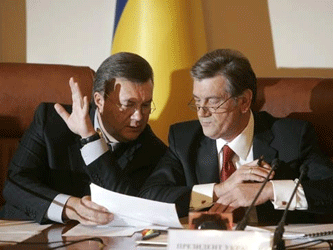 Виктор Янукович и Виктор Ющенко. Фото с сайта vybory.org