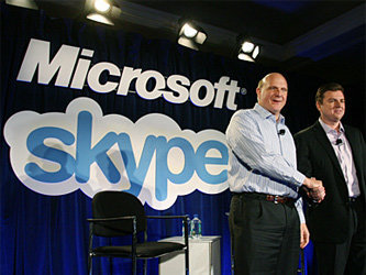 Генеральный директор Microsoft Стив Балмер и исполнительный директор Skype Тони Бейтс. Фото с сайта thedailybeast.com