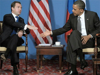 Президент России Дмитрий Медведев и президент США Барак Обама на саммите 