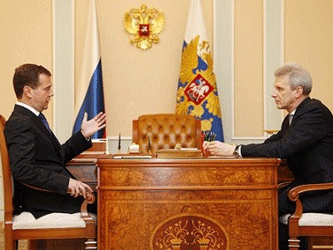 Дмитрий Медведев и Андрей Фурсенко. Фото с сайта trud-ost.ru