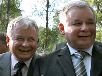 Братья Качиньские. Фото с сайта www.gadulek.pl