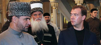 Дмитрий Медведев в мечети имени Ахмата Кадырова. Фото с сайта www.kremlin.ru