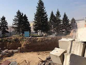 Место, где будет установлен памятник. Фото с сайта www.politsib.ru