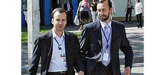 Аркадий и Михаил Дворковичи. Фото с сайта www.rospres.com