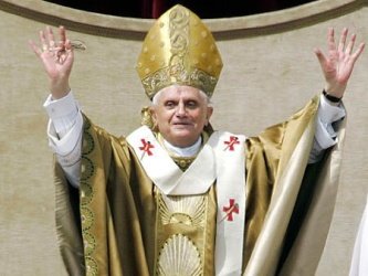 Папа Римский Бенедикт XVI. Фото с сайта euromag.ru