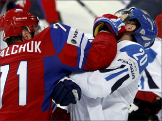 Удар Ильи Ковальчука. Фото с сайта www.sovsport.ru