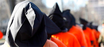 Акция демонстрантов в поддержку закрытия тюрьмы Гуантанамо. Фото с сайта www.purepakistan.com