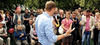 Алексей Навальный во время предвыборной агитации. Фото с сайта navalny.livejournal.com