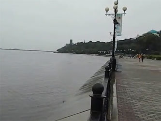 Набережная Хабаровска перед началом паводка. Кадр видеозаписи пользователя sctas