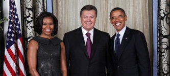 Виктор Янукович вместе с президентской четой Обама. Фото пресс-службы президента Украины