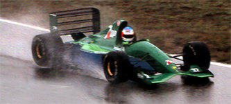 Михаэль Шумахер пилотирует Jordan 191 — свой первый болид в Формуле-1. Сильверстоун, 1991 год