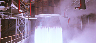 Двигатель РД-180 на испытательном стенде в Космическом Центре Маршалла (США)