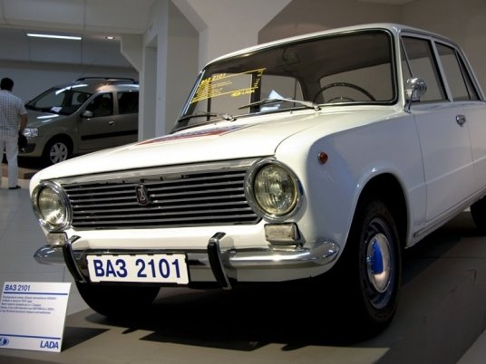 Первая модель «АвтоВАЗа» ВАЗ-2101 в музее автозавода
