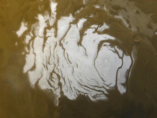 Полярная шапка на северном полюсе Марса