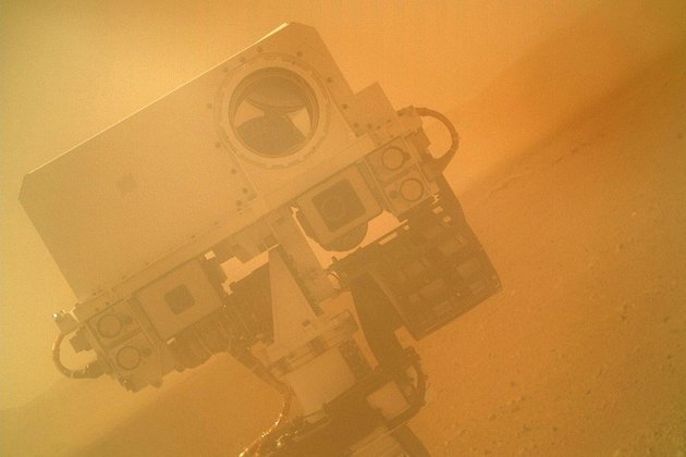 NASA разрешило марсоходу стрелять лазером