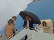 Бросившего жену и сына под дождем Трампа высмеяли в Сети