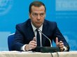 Медведев разрекламировал повышение пенсионного возраста