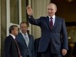 Песков объяснил курьезное рукопожатие Путина