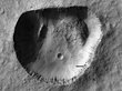 Таинственный треугольный кратер на Марсе озадачил ученых