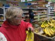 Россияне морально подготовились к росту цен на еду и одежду