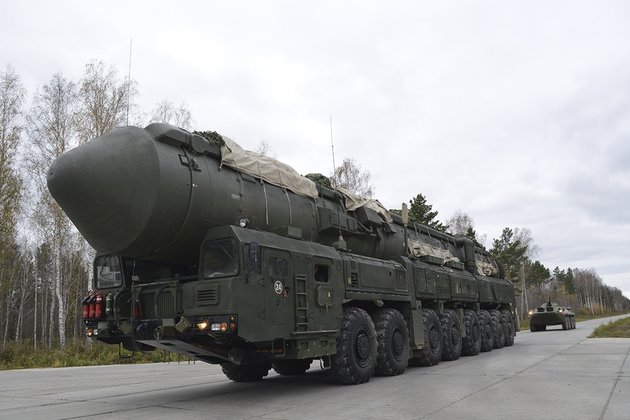 Российский подвижный грунтовый ракетный комплекс «Ярс»