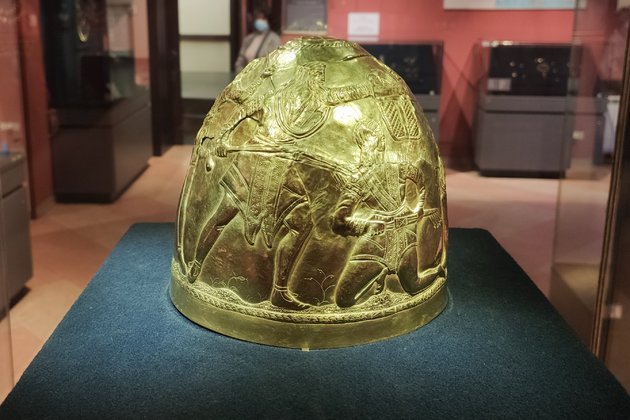 Золотой шлем из коллекциии «Скифское золото»