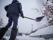 Как выбрать лопату для уборки снега