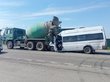Микроавтобус протаранил грузовик в Алтайском крае